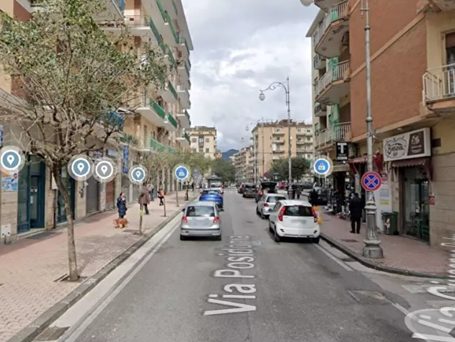 Immagine 2 di Locale commerciale in affitto  in Via Posidonia 96/C a Salerno