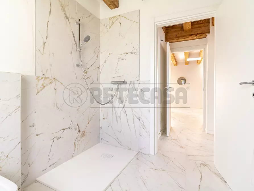 Immagine 16 di Bilocale in vendita  in Via Zuccola 37 a Bolzano Vicentino