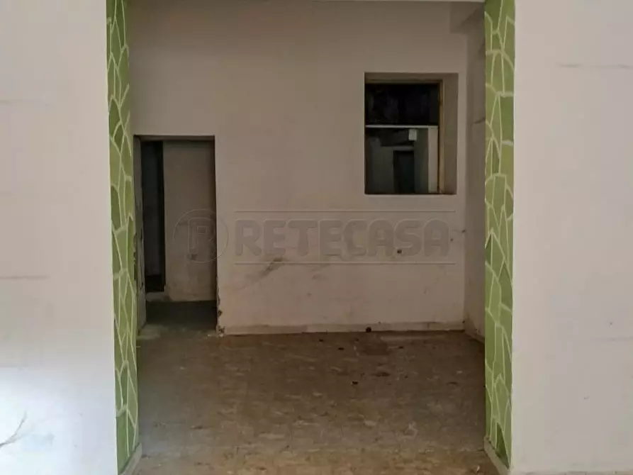 Immagine 3 di Locale commerciale in vendita  in Via Ernesto Cianciolo 74 a Messina