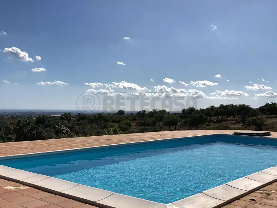 Immagine 1 di Villa in vendita  a Menfi