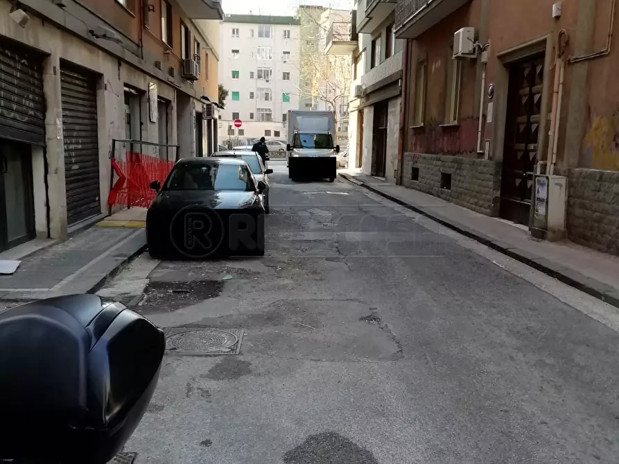 Immagine 4 di Locale commerciale in affitto  in Via Paolo Grisignano 8 a Salerno