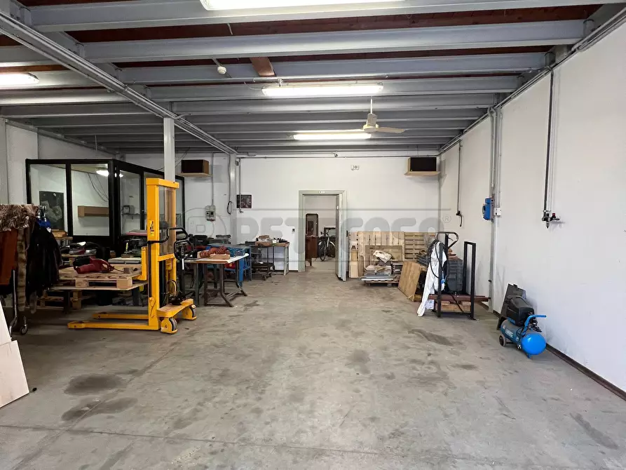 Immagine 3 di Attività artigianale in affitto  in Via del Progresso a Barbarano Mossano