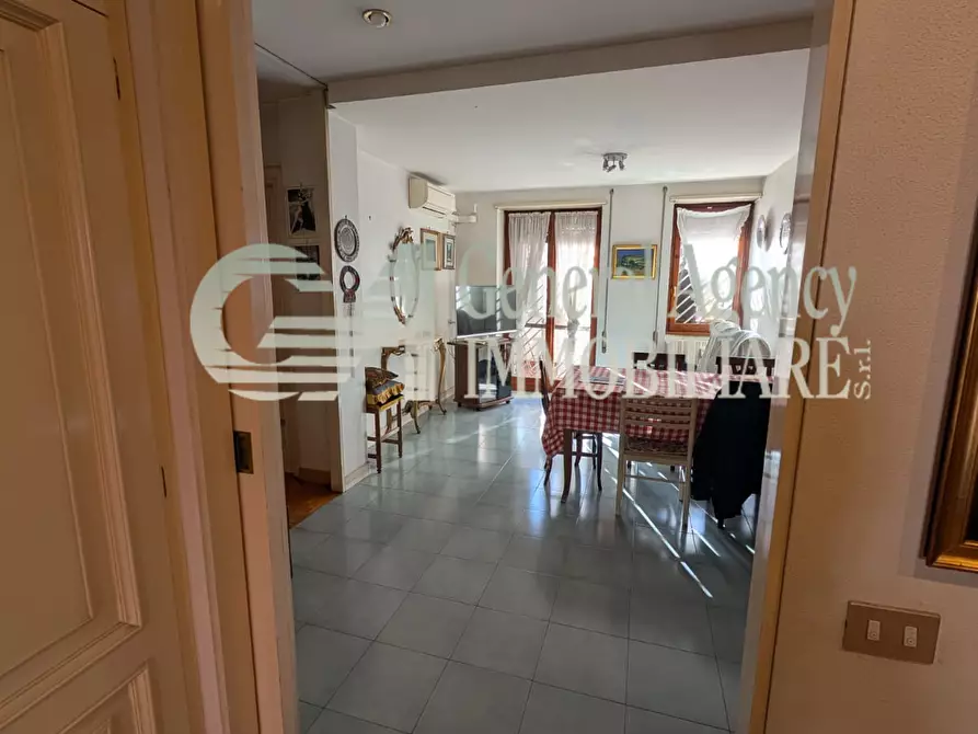 Immagine 15 di Appartamento in vendita  in VIALE DEI PRIMATI SPORTIVI 66 a Roma