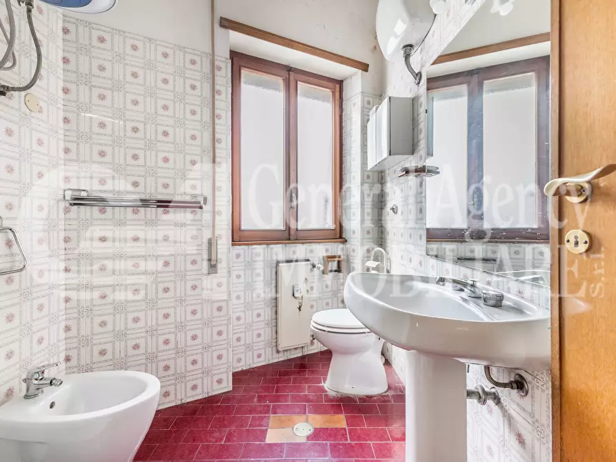 Immagine 80 di Appartamento in vendita  in via guido de ruggiero a Roma