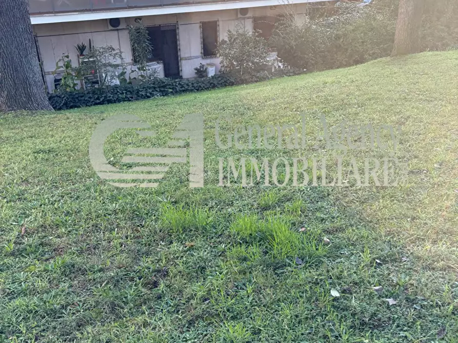 Immagine 54 di Appartamento in vendita  in VIALE DEI PRIMATI SPORTIVI 66 a Roma