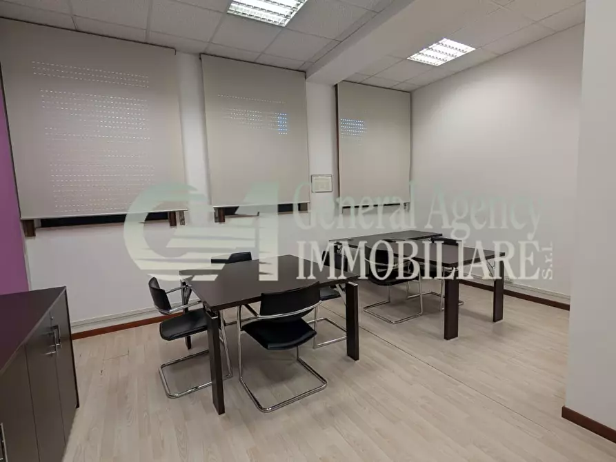 Immagine 37 di Ufficio in affitto  in VIALE DEL POGGIO FIORITO a Roma