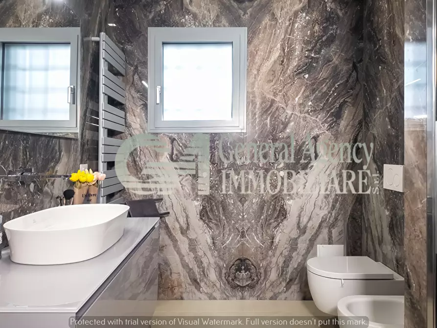 Immagine 19 di Villa in affitto  in Via Mario Mattoli a Roma