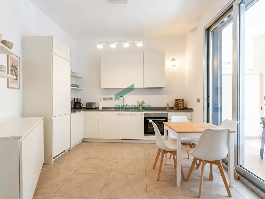 Immagine 54 di Quadrilocale in vendita  in Viale Louis Pasteur 15A a Bari