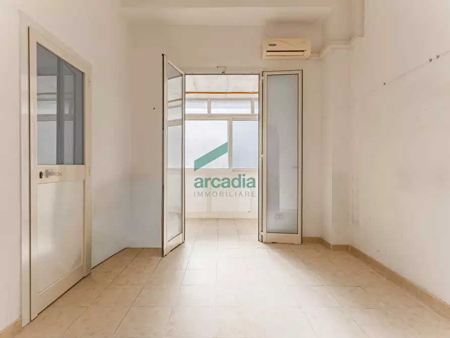 Immagine 27 di Trilocale in vendita  in Via Scipione Crisanzio 138 a Bari