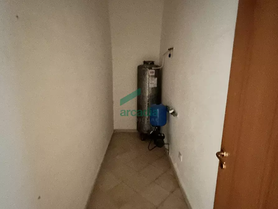 Immagine 5 di Locale commerciale in affitto  in Via Bellino 4 a Bitritto