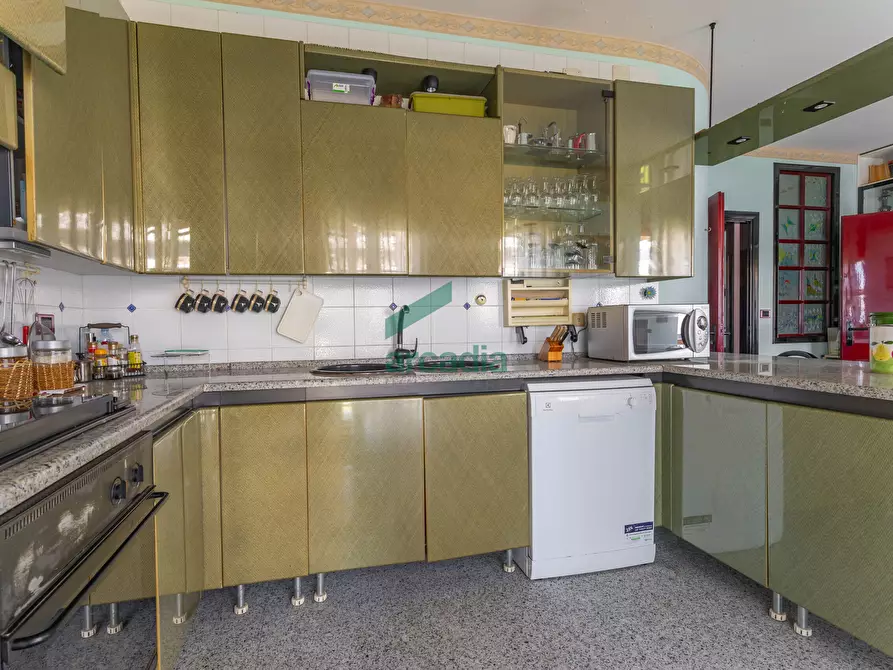 Immagine 13 di Quadrilocale in vendita  in Via Rosario Livatino 9 a Bari