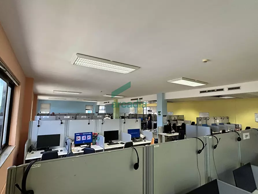 Immagine 21 di Ufficio in vendita  in Via Saverio Milella 2/bis a Bari