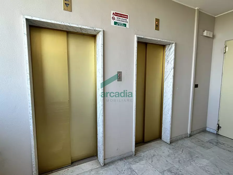 Immagine 19 di Ufficio in affitto  in Viale San Josemaría Escrivá 28 a Bari