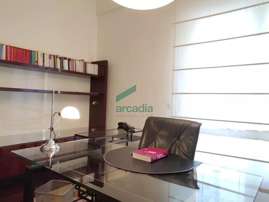 Immagine 7 di Ufficio in vendita  in Via Papa Giovanni Paolo I' 10/E a Bari