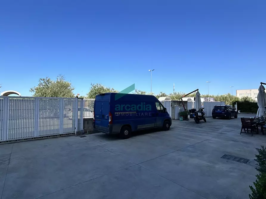 Immagine 4 di Attività artigianale in vendita  in Strada Provinciale Modugno-Bari 83 a Modugno