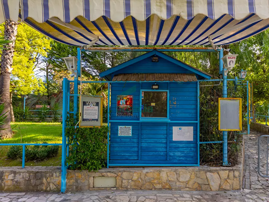 Immagine 62 di Locale commerciale in vendita  in Strada la Grava 16 a Bari