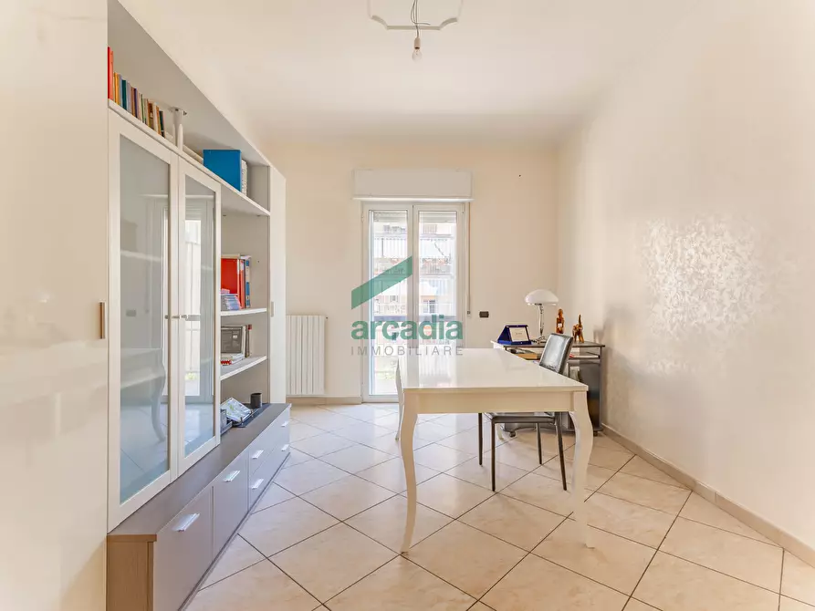 Immagine 11 di Quadrilocale in vendita  in Via Pordenone 12 a Bari