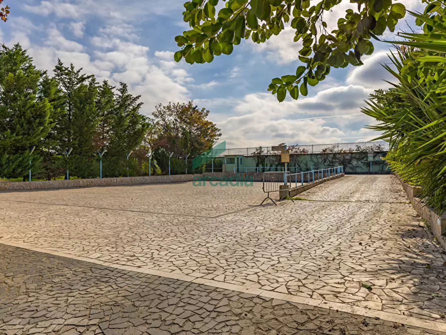 Immagine 58 di Locale commerciale in vendita  in Strada la Grava 16 a Bari