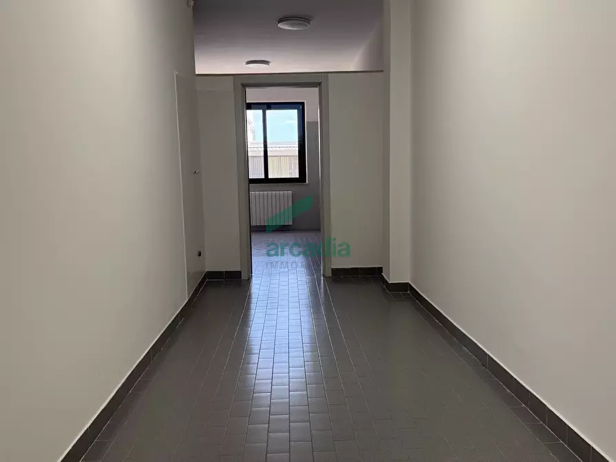 Immagine 15 di Ufficio in vendita  in Via Saverio Milella 2/bis a Bari