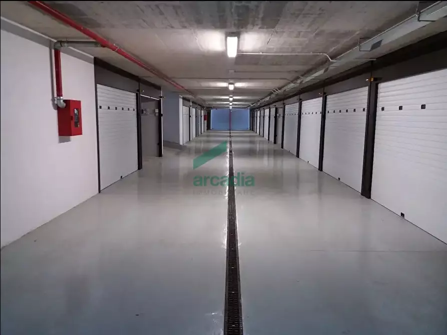 Immagine 1 di Garage in vendita  in Via Ferdinando Palasciano 5 a Bari