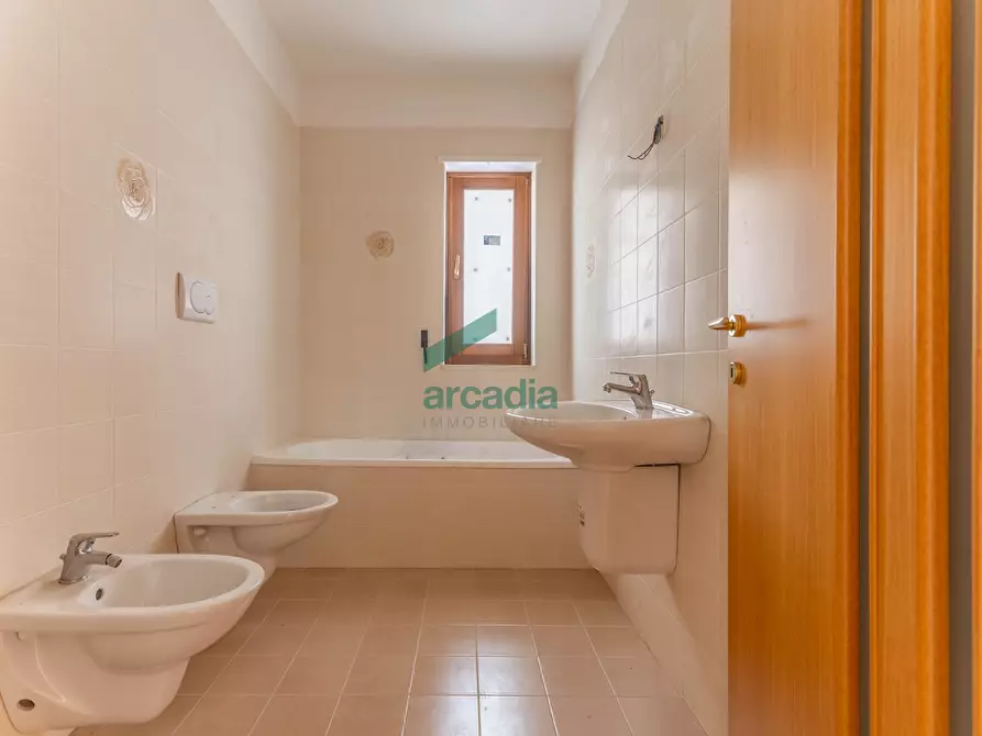 Immagine 16 di Trilocale in vendita  in Via Benigno Zaccagnini 1 a Bitetto