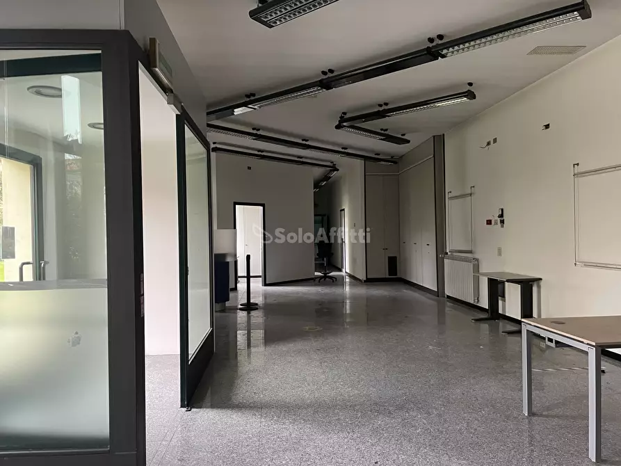 Immagine 30 di Locale commerciale in affitto  in Piazza Baracca 18 a Buscate