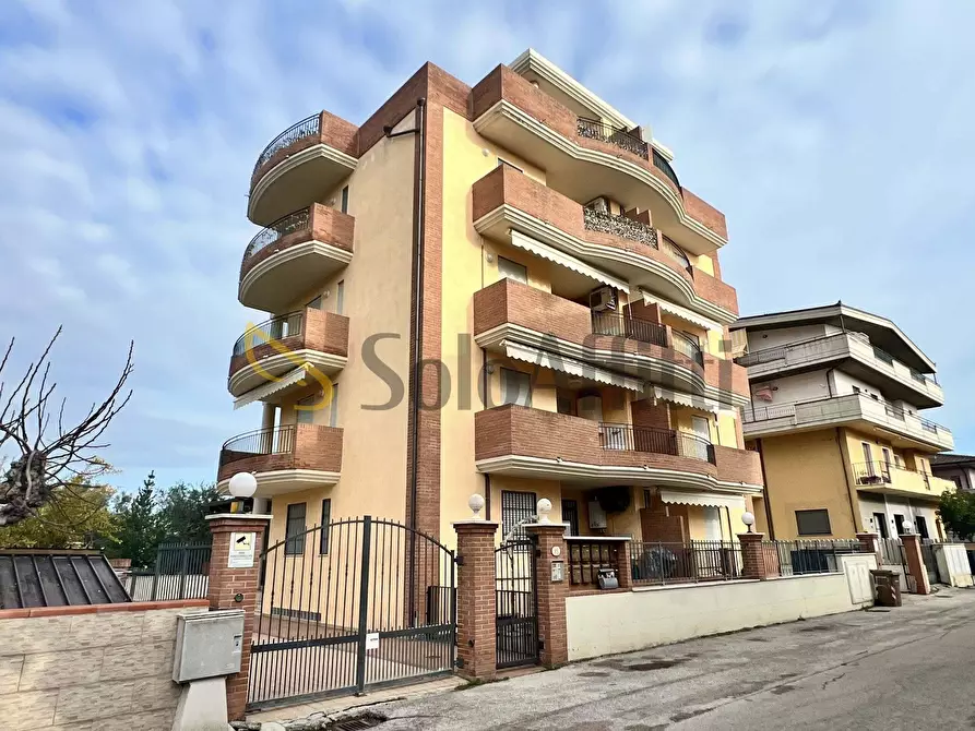 Immagine 18 di Trilocale in affitto  in Via Giacomo Leopardi 19 a Alba Adriatica