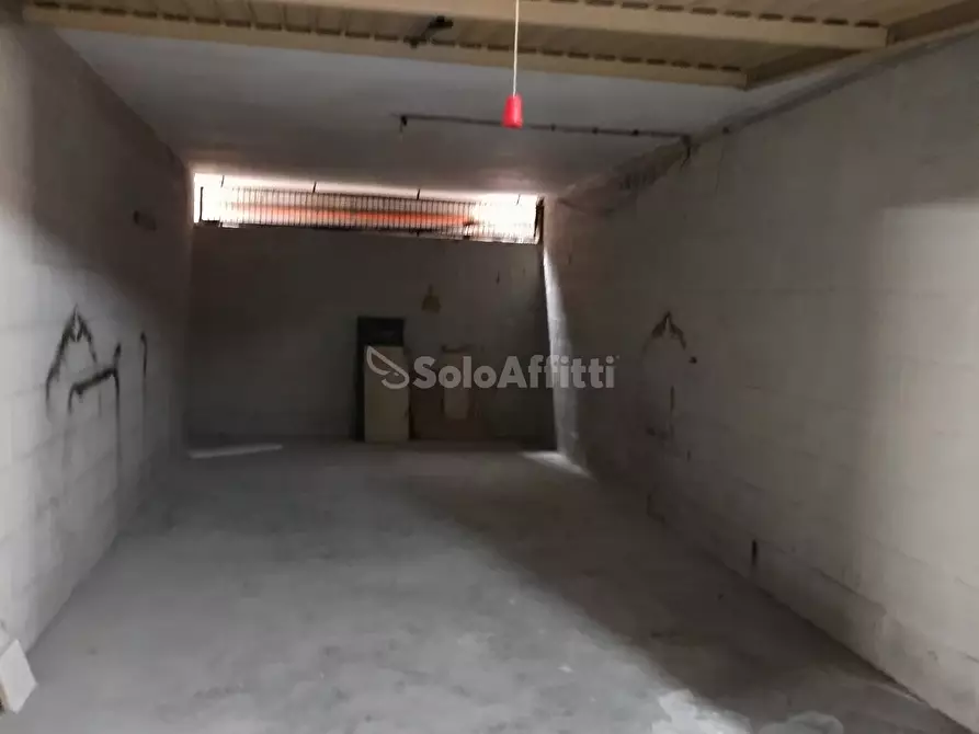 Immagine 2 di Garage in affitto  in Via Isonzo a Latina