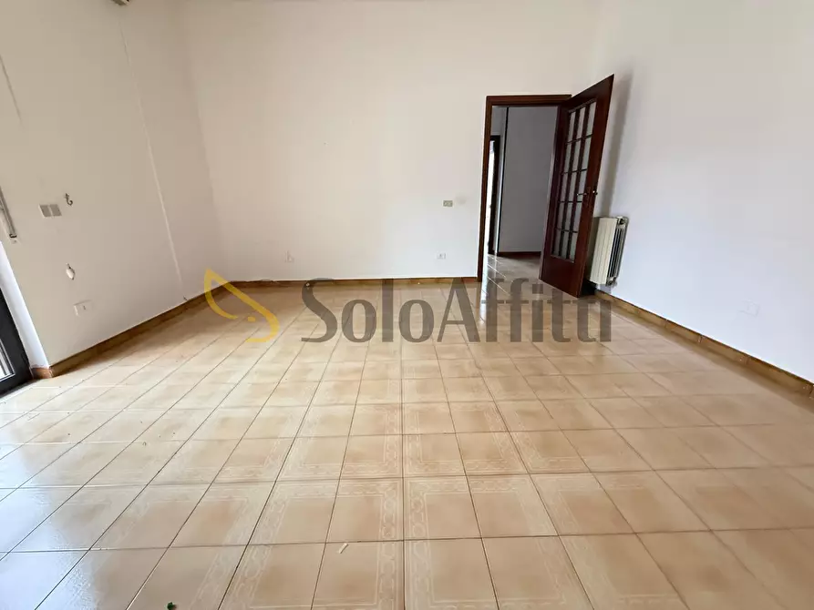 Immagine 26 di Quadrilocale in affitto  in Viale Abramo Lincoln 282 a Caserta