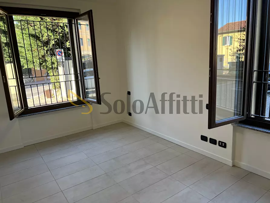 Immagine 26 di Trilocale in affitto  a Rovellasca