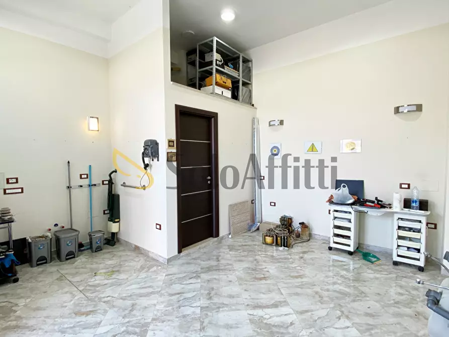 Immagine 4 di Magazzino in affitto  a Catanzaro