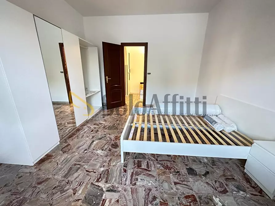 Immagine 5 di Stanza singola in affitto  in Via Ferrarecce a Caserta