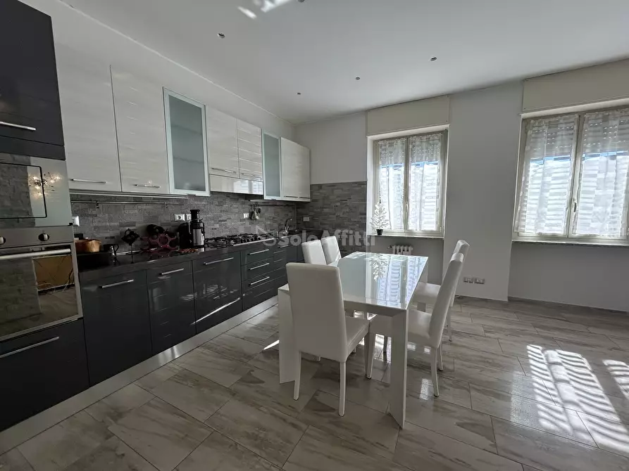 Immagine 10 di Trilocale in affitto  a Torino