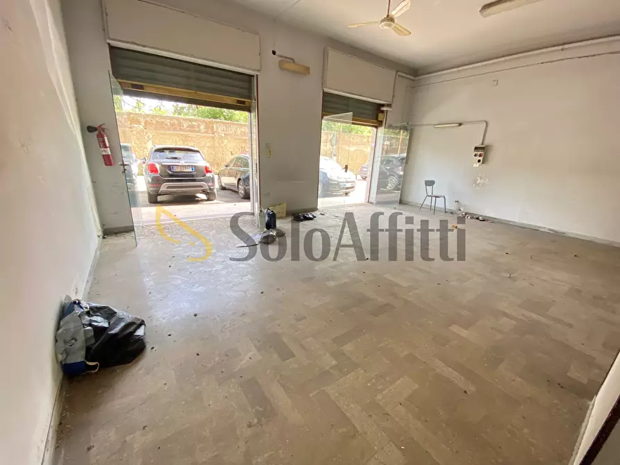 Immagine 2 di Locale commerciale in affitto  in Via Sud Piazza d'Armi 40 a Caserta