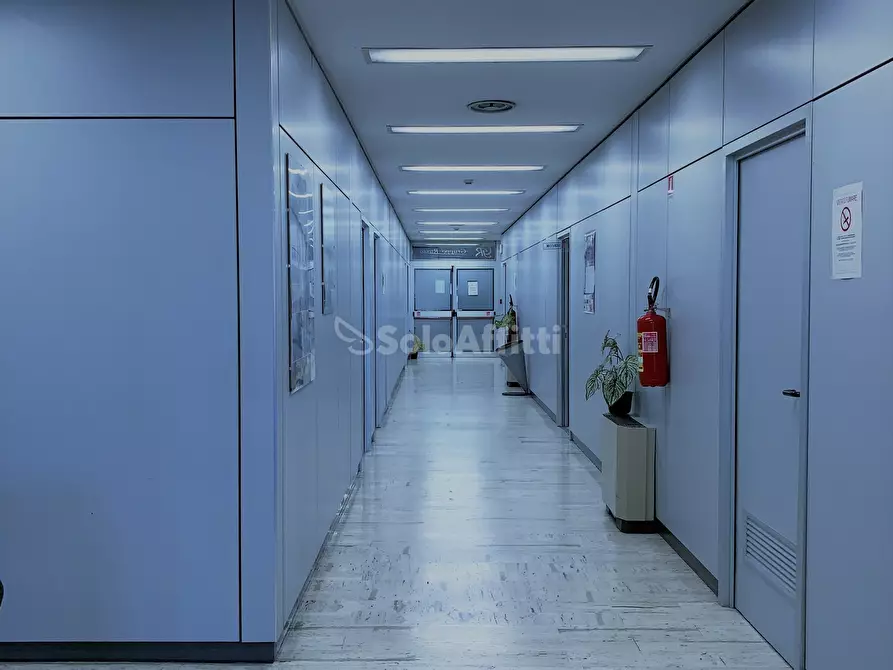 Immagine 4 di Ufficio in affitto  a Catanzaro