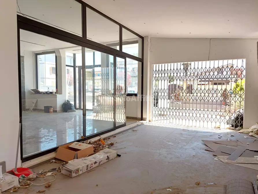 Immagine 11 di Locale commerciale in affitto  in Viale della Pesca a Fiumicino