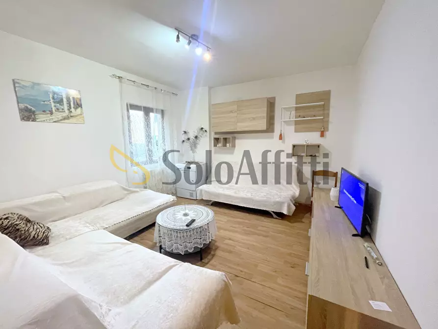 Immagine 5 di Bilocale in affitto  a Osimo