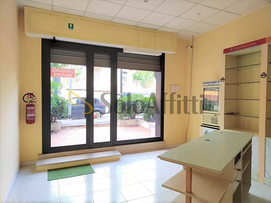 Immagine 6 di Locale commerciale in affitto  in Via della Pisana a Roma