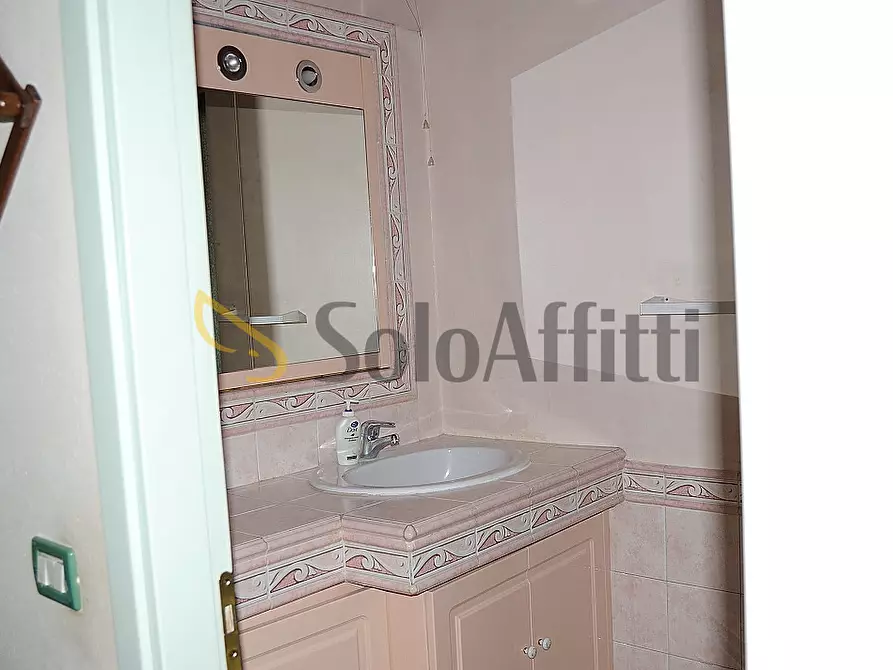 Immagine 24 di Bilocale in affitto  in CORSO TARANTO 208 a Torino