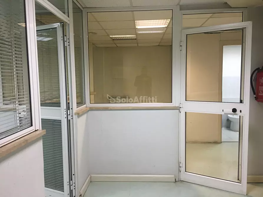 Immagine 7 di Magazzino in affitto  in via degli Estensi 191 a Roma