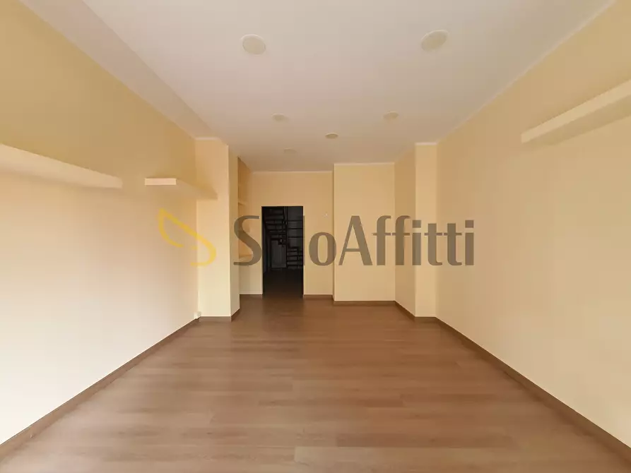 Immagine 1 di Locale commerciale in affitto  in Via Giovanni Vercillo 9 a Catanzaro