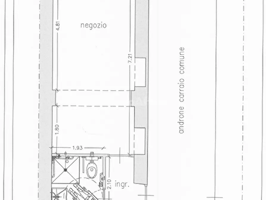 Immagine 3 di Locale commerciale in affitto  in Via San Donato a Torino