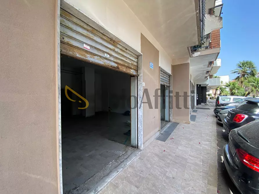 Immagine 7 di Locale commerciale in affitto  in Via Sud Piazza d'Armi 40 a Caserta
