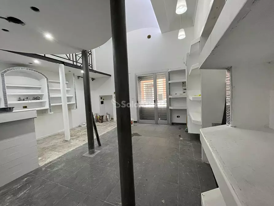 Immagine 8 di Locale commerciale in affitto  in Via Fulvio Renella a Caserta