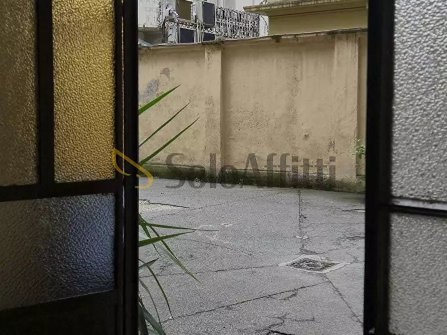 Immagine 20 di Locale commerciale in affitto  in Via Luigi Cibrario 46 bis/A a Torino