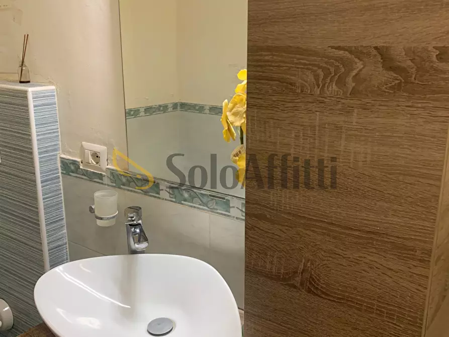 Immagine 9 di Bilocale in affitto  in Via Conte Ruggero 65 a Catania