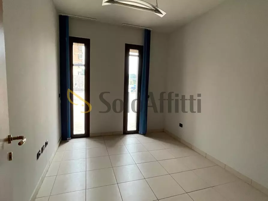 Immagine 14 di Pentalocale in affitto  a Sora