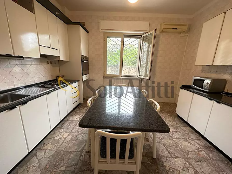Immagine 29 di Stanza singola in affitto  in Via Ferrarecce a Caserta