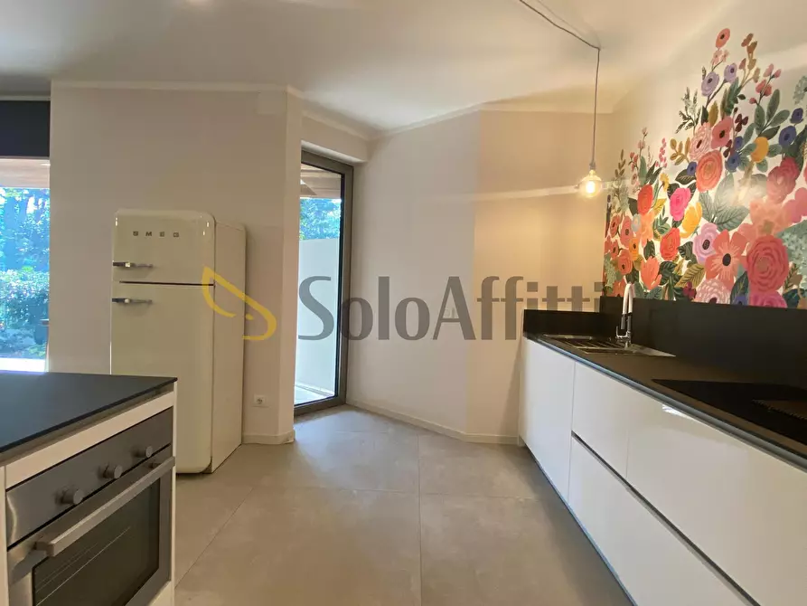 Immagine 12 di Quadrilocale in affitto  in Viale dei Mille 1 a Riccione