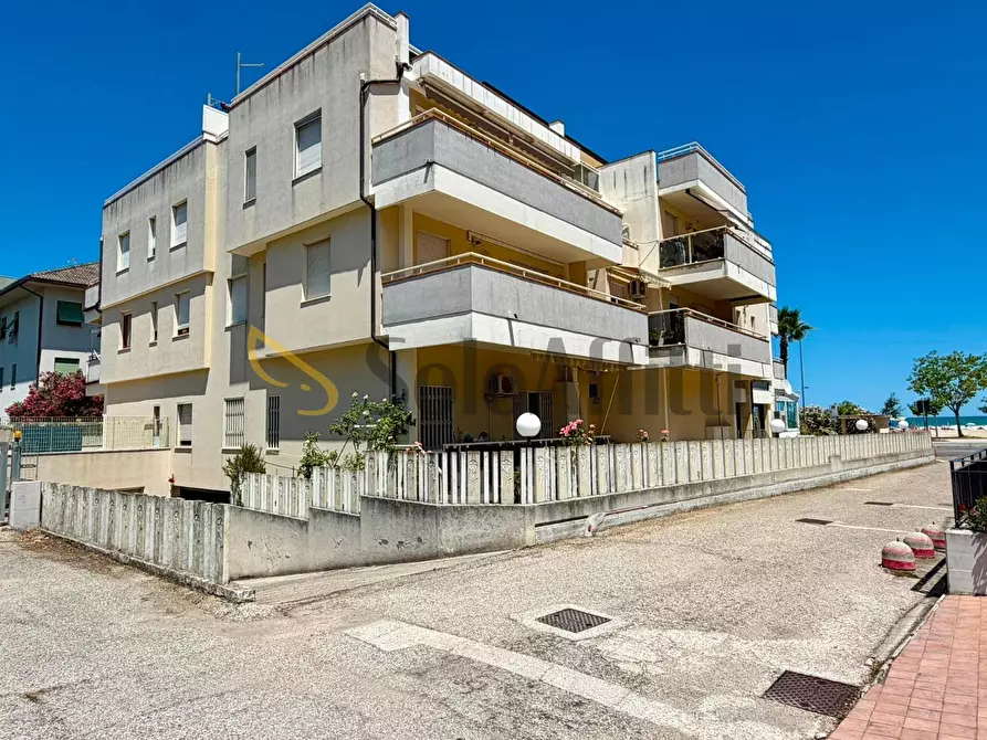 Immagine 15 di Trilocale in affitto  in Viale Guglielmo Marconi 336 a Alba Adriatica